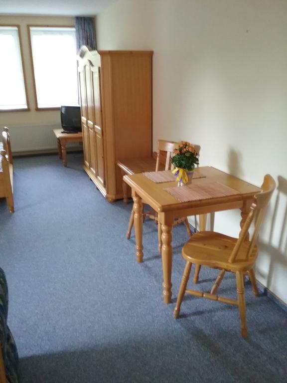 Gastezimmer - Campingplatz Am Muhlenbach Soltau Exterior foto